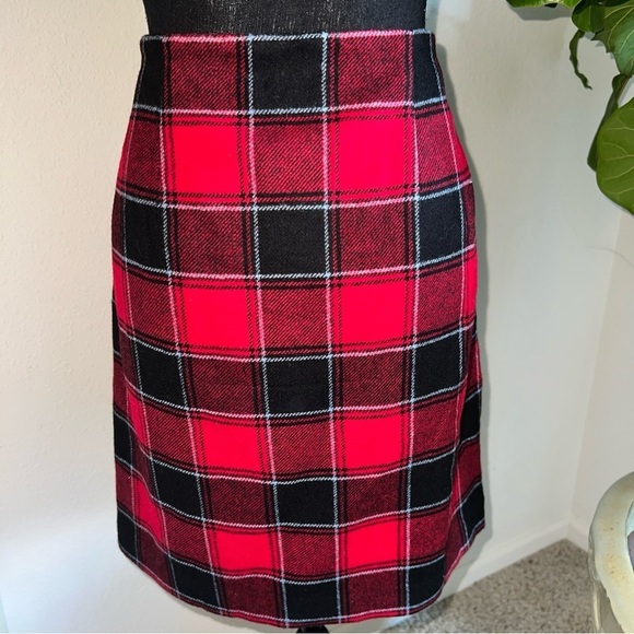 Talbots Women’s Red Black Baby Blue Plaid Faux Wrap Lined Wool Blend Skirt 4 - Picture 7 of 15